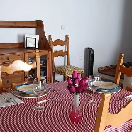 Holiday home Acogedora Casa De Pueblo Con Piscina Fuenteheridos